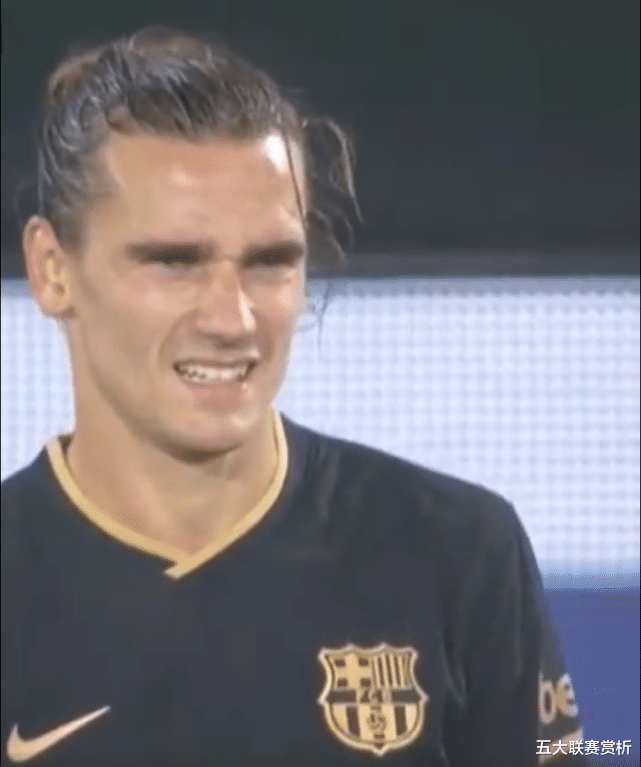 巴塞罗那|46分钟被换下！巴萨1.2亿巨星又演砸了，科曼面临两难抉择