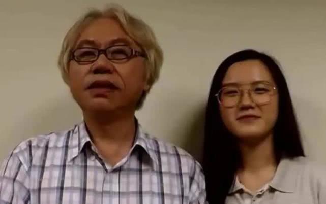 爷孙恋：还记得因“爷孙恋”走红的17岁少女吗？时隔7年，已经失去了纯真笑容！