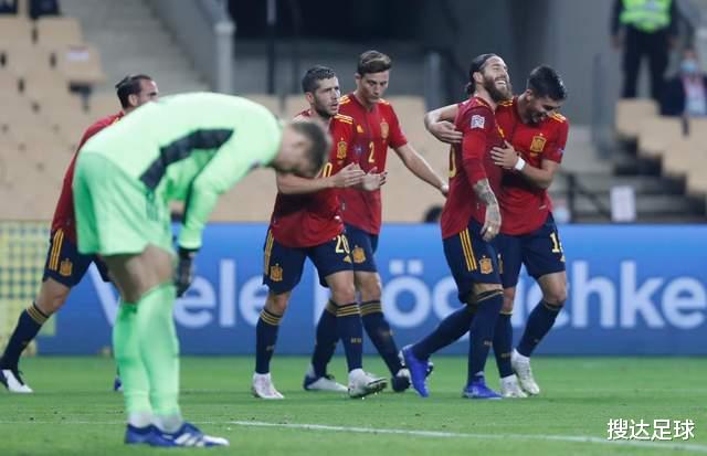 西班牙队|6-0！世界杯冠军对决轰出85年头号惨案，西班牙逆转晋级4强