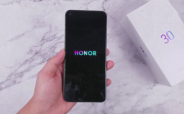 『华为荣耀』跌至2799，8GB+128GB，荣耀30为何被吐槽“鸡肋”？