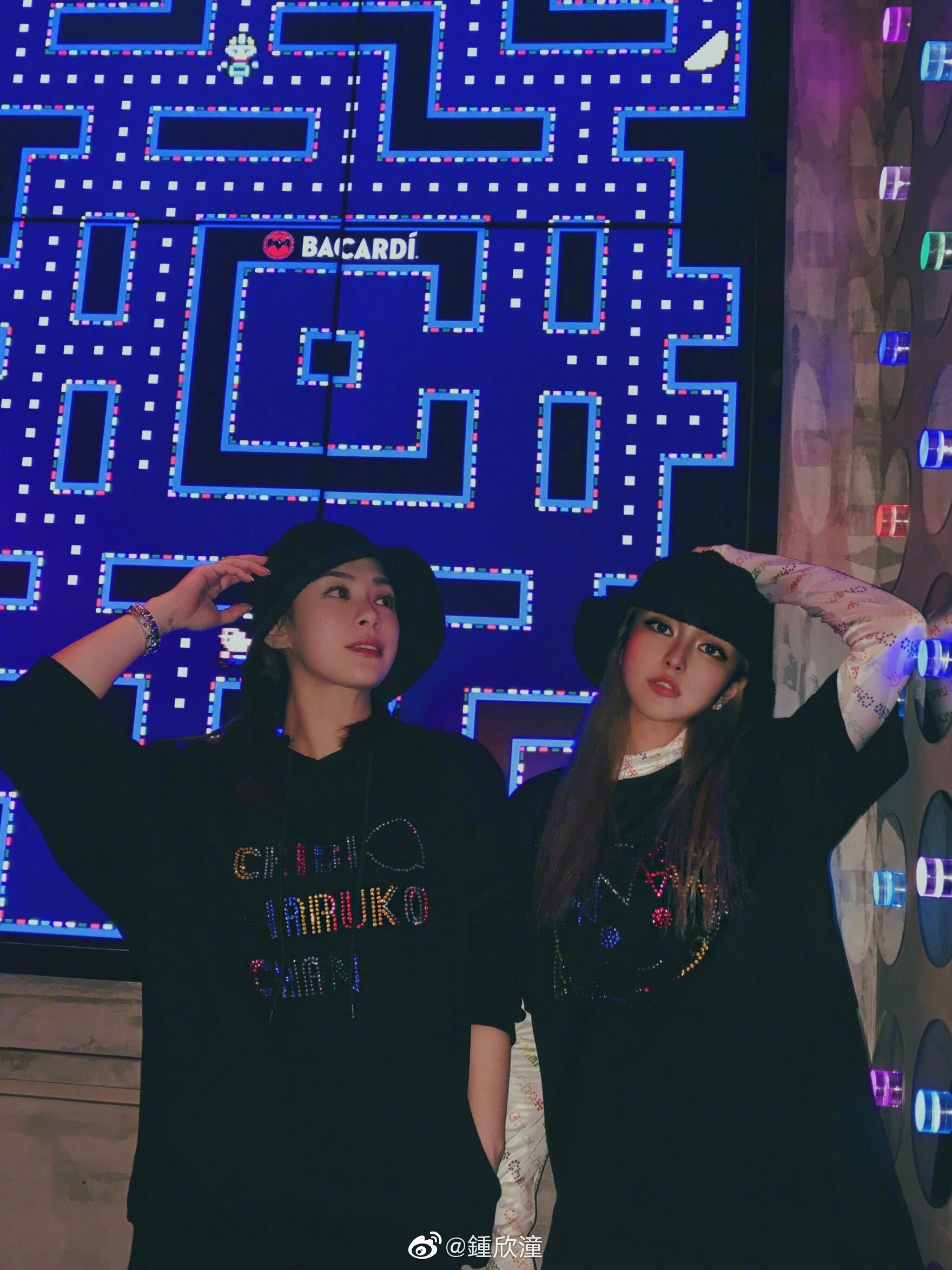 『迪丽热巴』阿娇晒自拍素颜出镜，皮肤状态太好，这还是39岁？