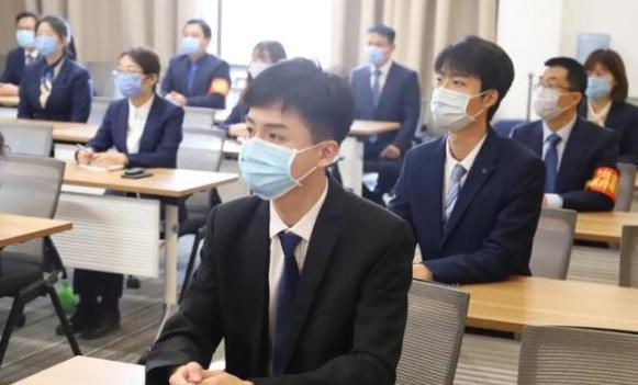 高考▲10省开学都放在3月，这5省开学时间依然成谜？家长哀叹：如何是好