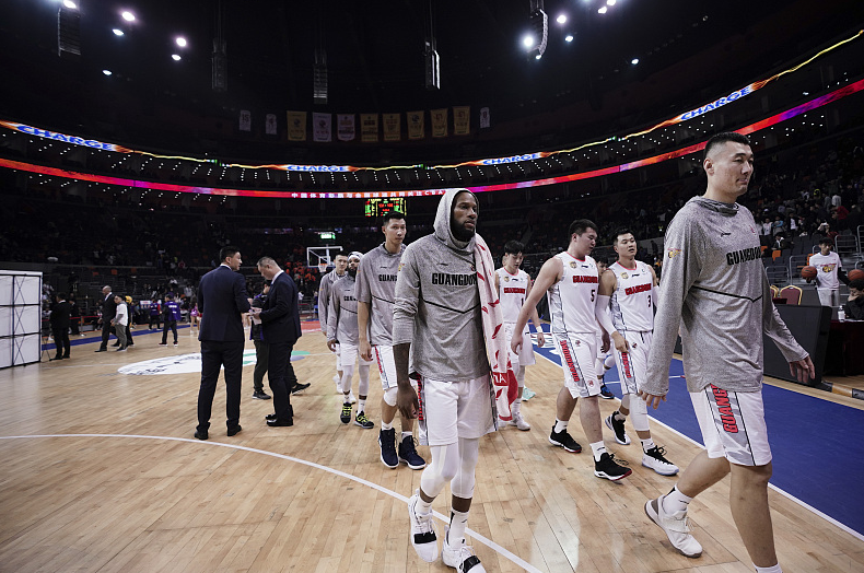 [广东男篮]抢手的年轻小将，宏远难道就此放手？这该是多大的损失