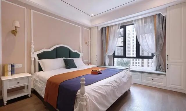 ▲你家阳台只是晾晒衣服吗？这样设计，不仅提高收纳，还舒适整洁！