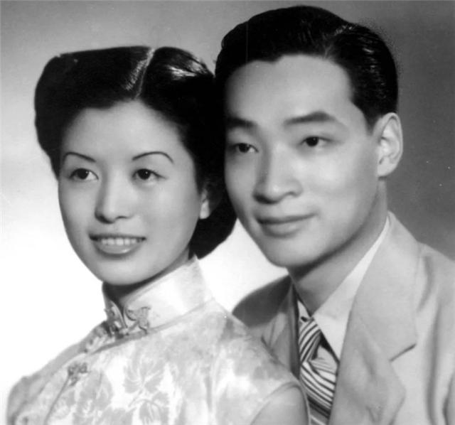 他们相爱之时,冯亦代也曾为郑安娜写下动人的词句.