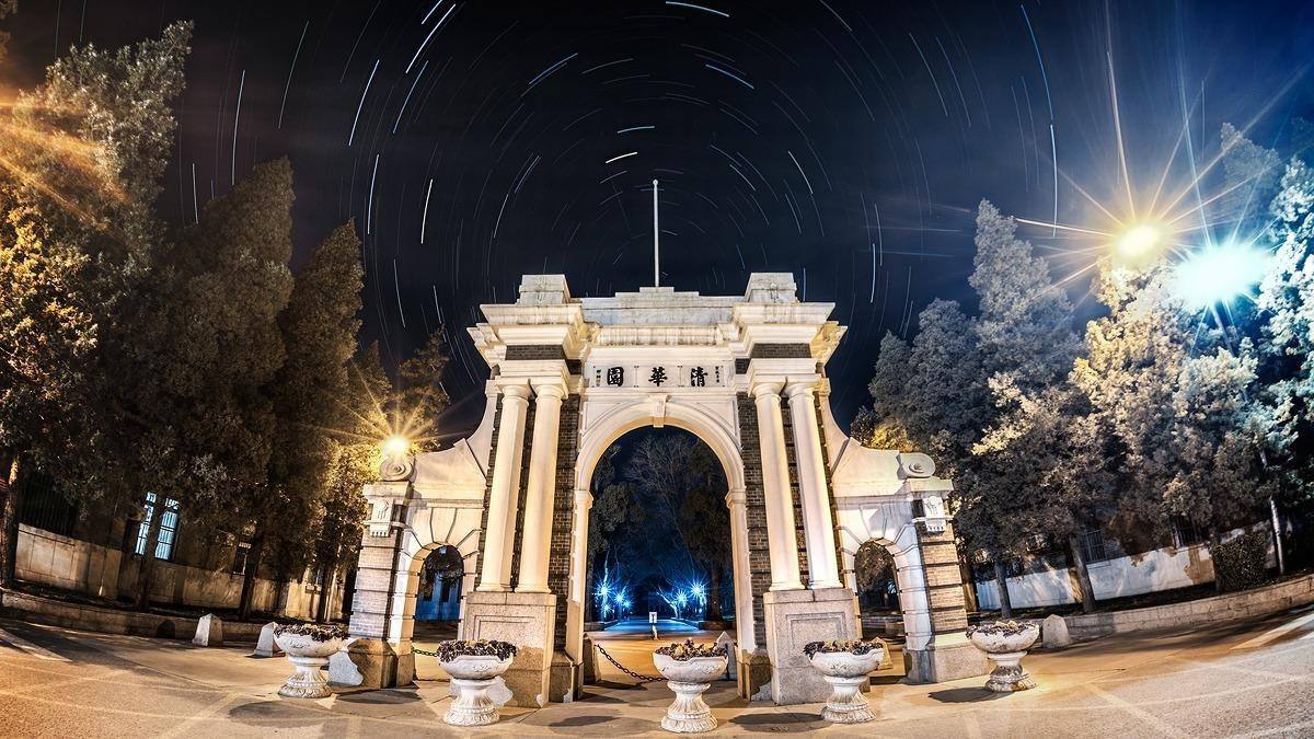 【】高考状元清华毕业成保安,一干就是20多年,从不敢参加同学聚会