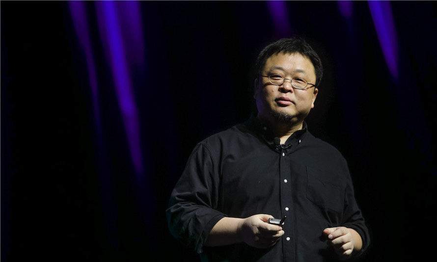 营收|手机品牌粉丝乱战，老罗无奈卖啥手机都被骂，李楠回应感同身受