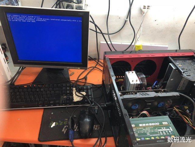 显卡|电脑不开机，我：电源坏了要换电源！客户：当我眼瞎？风扇在转！