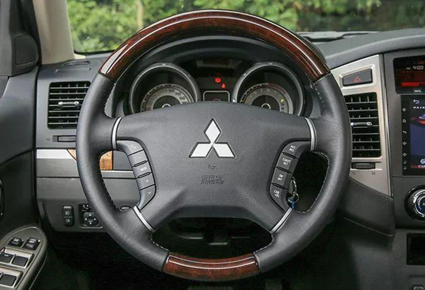 三菱帕杰罗|被称为廉价版“霸道”！三菱全新帕杰罗曝光，起步V6+差速锁，途昂难卖了