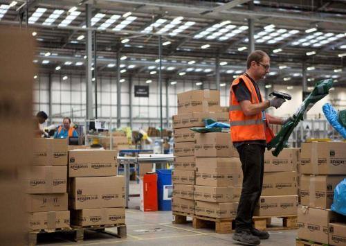 |败走中国市场后，美巨头责令员工删除中企应用，数小时又公开道歉