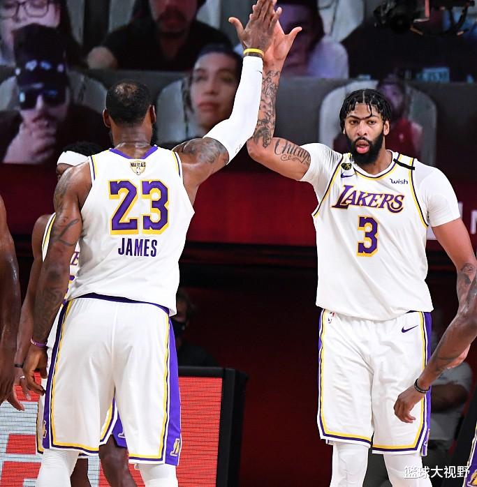 勒布朗·詹姆斯|28+14+10!詹姆斯打爆巴特勒!缔造3个纪录!登顶历史第一人
