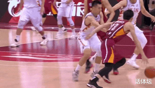 浙江男篮|场面火爆！CBA最强超新星对决，险造近20分大逆转，青春风暴打懵巨人杀手！