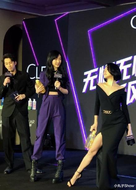小S|42岁小S真放得开，紧身衣热舞大炫好身材，S曲线完美到犯规