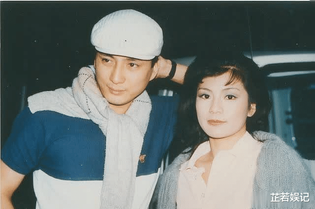 翁美玲|85年凌晨1: 25分，女星着红色睡袍死在家中，尸体被包裹5层锡纸