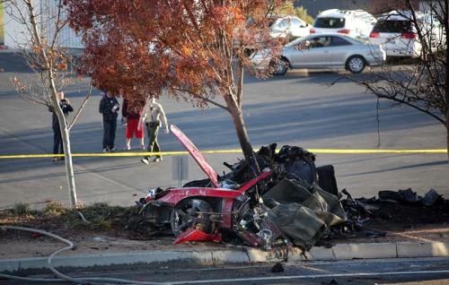 【保时捷carrera】保时捷Carrera GT是有史以来最危险的汽车吗？