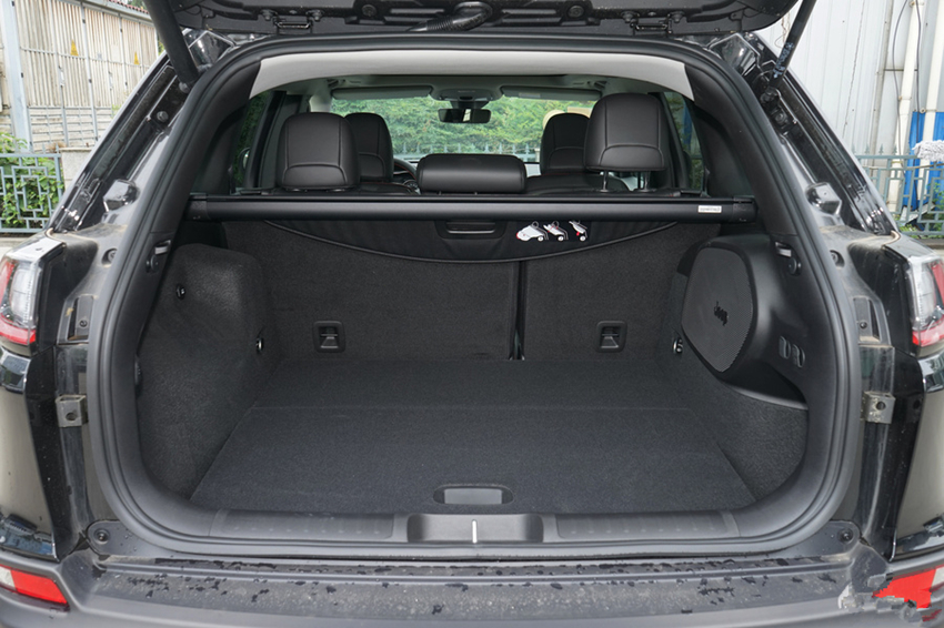 【丰田凯美瑞】从65万跌到15.6万！当年男人抢着要，比奥迪Q5高贵，如今却卖不动