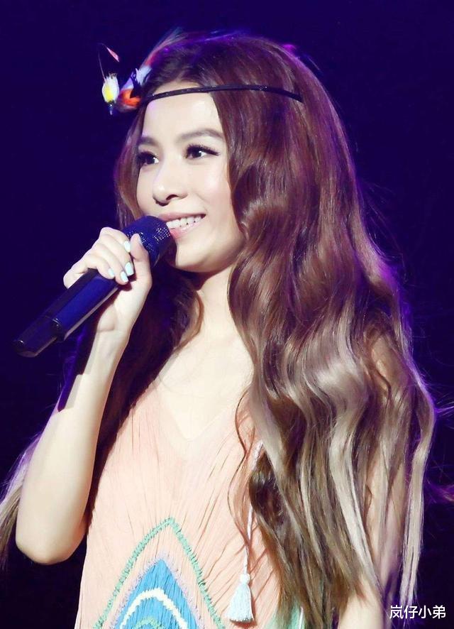 周扬青：周扬青再度发声，疑似回应Hebe言论，简单粗暴霸气十足获网友力挺！