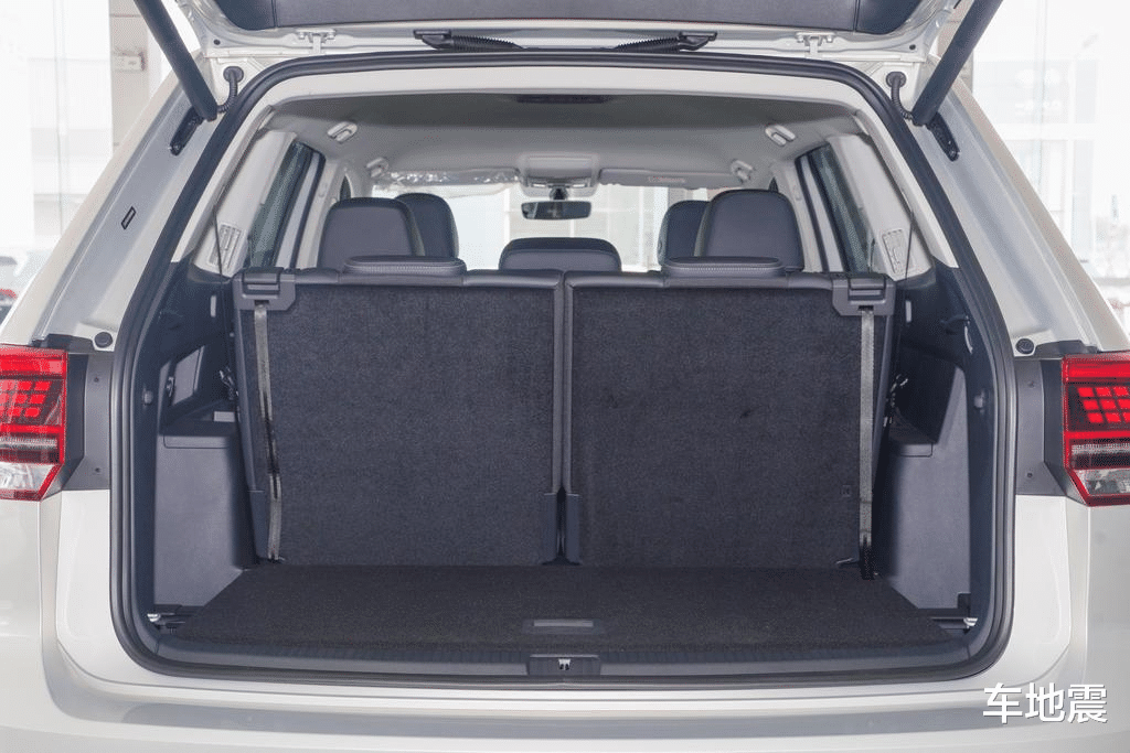 『大众途安』大众扛不住了，这款SUV从32万跌至22万，买丰田汉兰达不如选它香