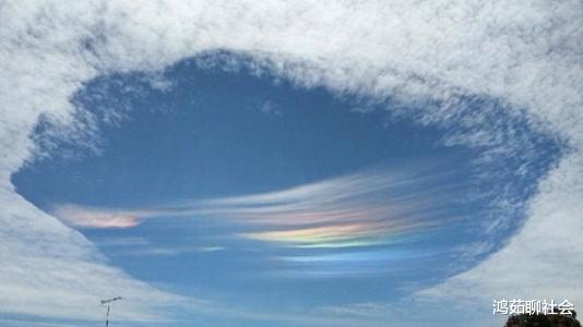 科学家|哈萨克斯坦发现“怪圈”,天空上方出现巨大缺口,专家:第三世界入口!