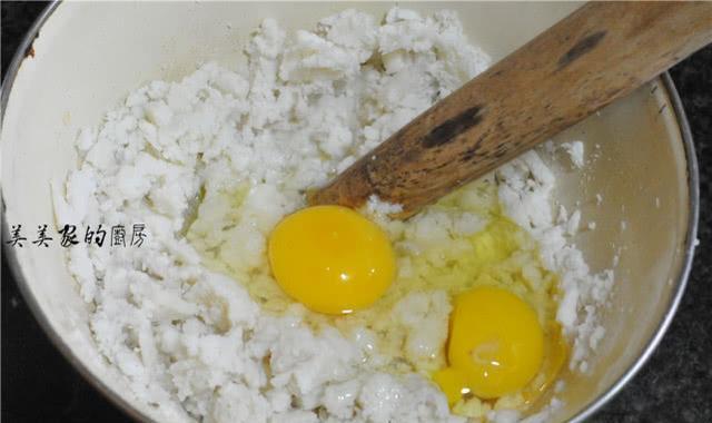 食材@它是儿子最爱的早餐，不放一滴水，柔软又蓬松，空口就能吃5个！