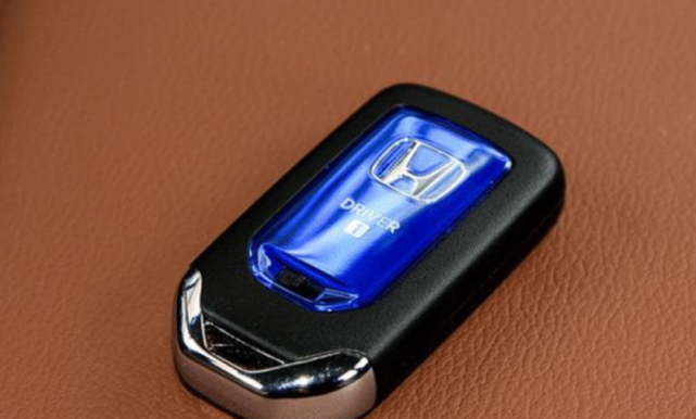 『本田雅阁』不光看雅阁！本田17万再添一台战将，造型比A6还帅，油耗4毛