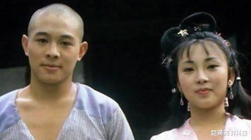 「李连杰」李连杰两任妻子：57岁黄秋燕和56岁利智，二人对比差距明显，网友：亏了