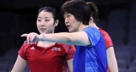 『朱婷』她是中国女排历史上最年轻的奥运冠军！和朱婷一样基本不挑球！