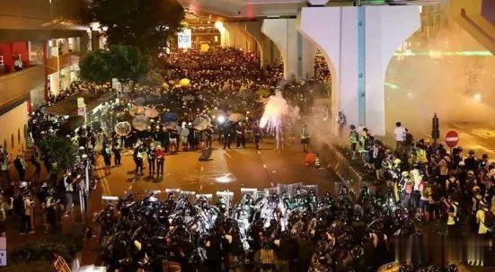 【黄之锋】荼毒“花蕾”为哪般？香港众志的“手足生意”