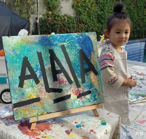 「陈冠希」?陈冠希晒父女合影,女儿冲镜头嘟嘴卖萌,微笑表情像极妈妈秦舒培