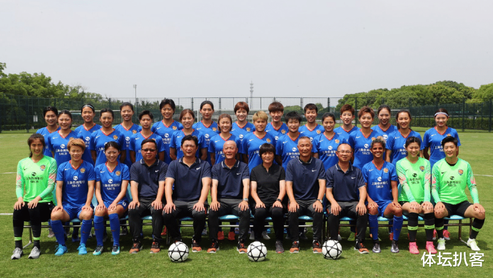 |3-4！女足夺冠大热轰然倒下，遭遇赛季首败，争冠格局大变天