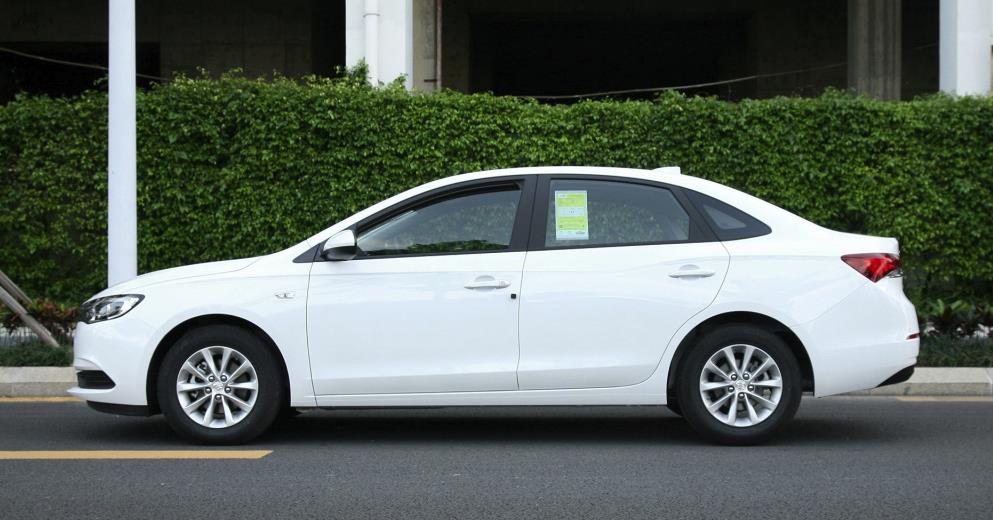 别克英朗|别克英朗值得入手吗？开别克英朗有面子吗？车主说了四个字