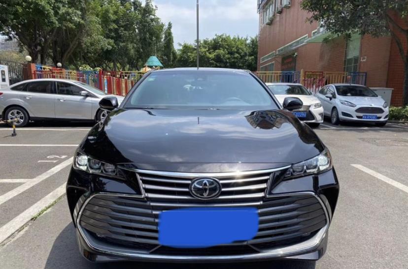 丰田凯美瑞@本来要买凯美瑞，半路杀出个亚洲龙。近日提车，我这价格买贵了吗