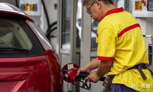 『油价』油价调整“底线”已破，今晚，油价有变，还能再加“五元油”吗？