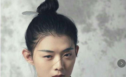 霍尊|曾是歌坛一姐，被迫离婚后退出乐坛，儿子成名后前夫却跑来沾光