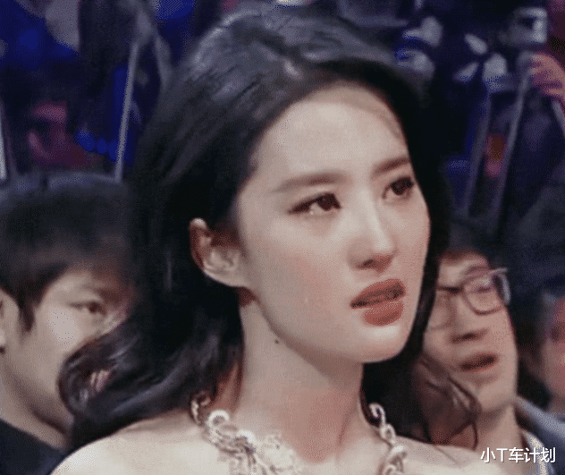 【李连杰】他的功夫比吴京还厉害，李连杰都打不过，颁奖时说出的故事，让神仙姐姐落泪