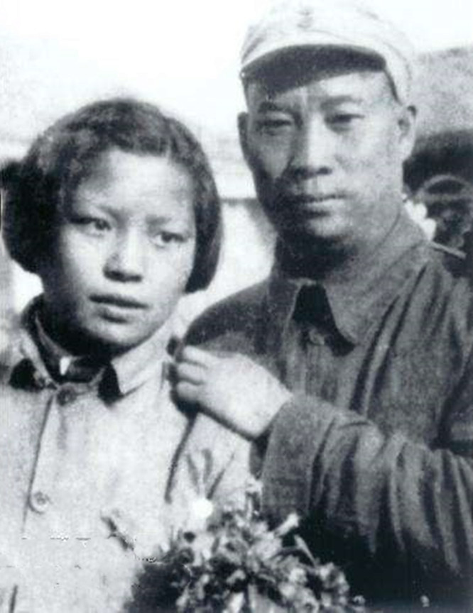 黄巢■将军新婚却坐着不动，新娘：不喜欢我干嘛娶我？将军：我怕吓着你