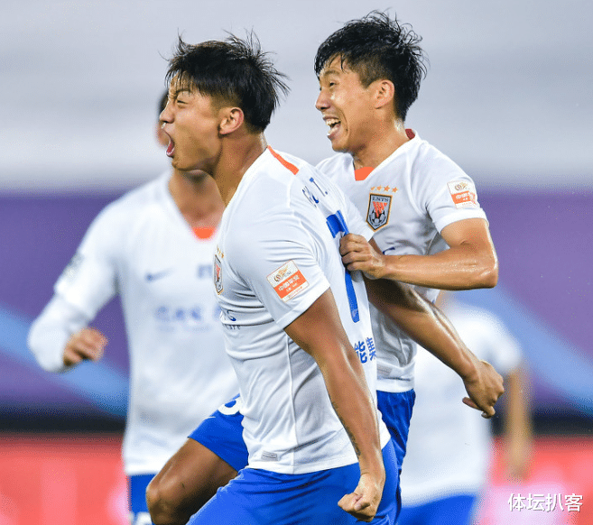 卡纳瓦罗|卡纳瓦罗不满场地草皮差，称鲁能进球很幸运，名记：完败李霄鹏！