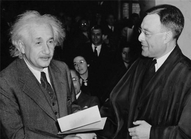爱因斯坦■100年前，爱因斯坦曾大胆预言黑洞，还预言了中国，如今字字应验
