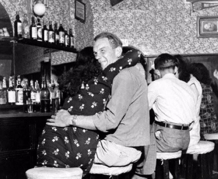 「酒吧」老照片：直击解放前的夜上海酒吧