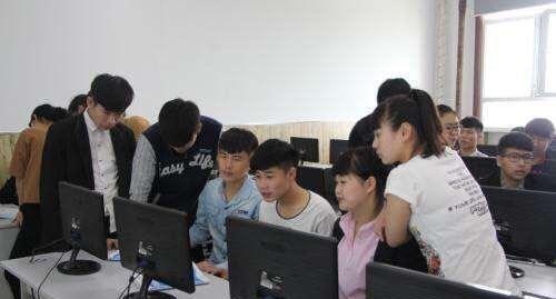 大学|大学中“不会淘汰”的4个专业，就业有前途，毕业就成“香饽饽”