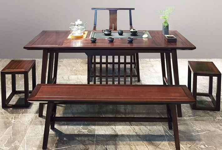 ▲老李买红木家具，老王买皮沙发，3年后竟发生了这事!