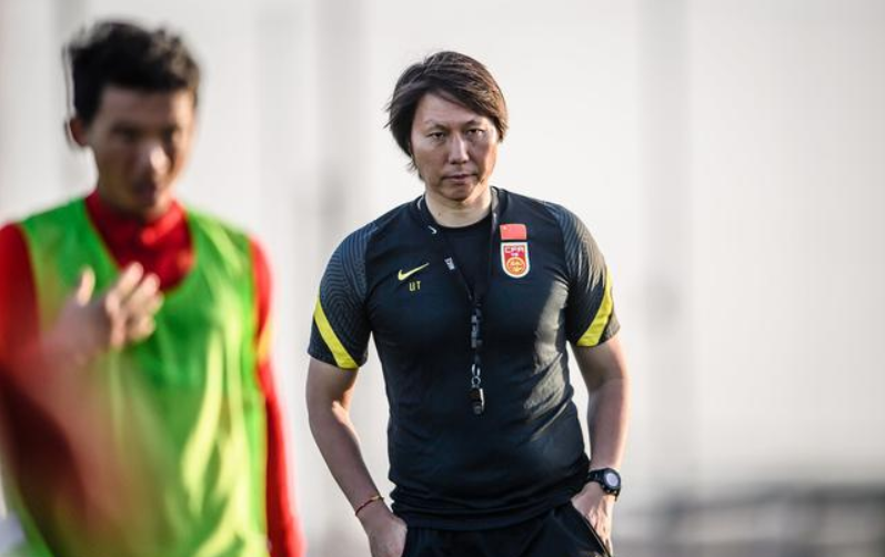 [国足]9球14助攻！17次入选国足，他与蒿俊闵、吴曦组李铁最强三核