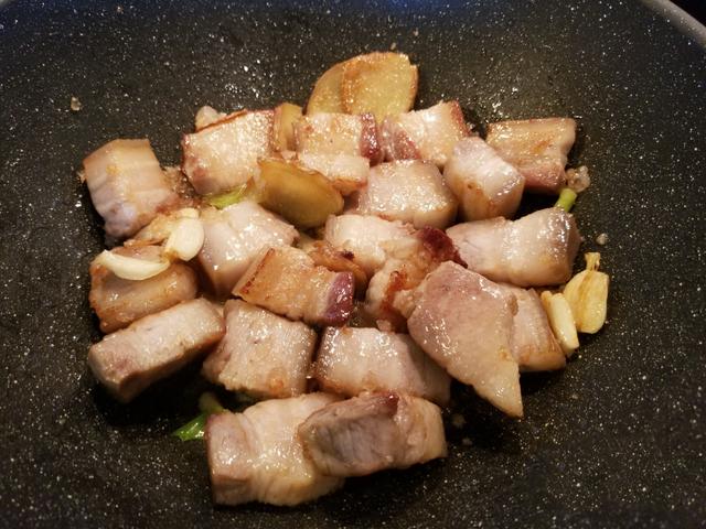 「食材」卤肉时最忌放“此物”，10人7个错用“它”，难怪肉不香还很臭！