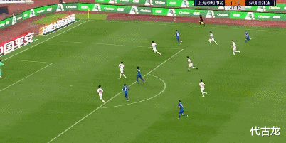 上海申花|运势爆棚!申花新援停球失误1米远,骗过防守球员收进球大礼