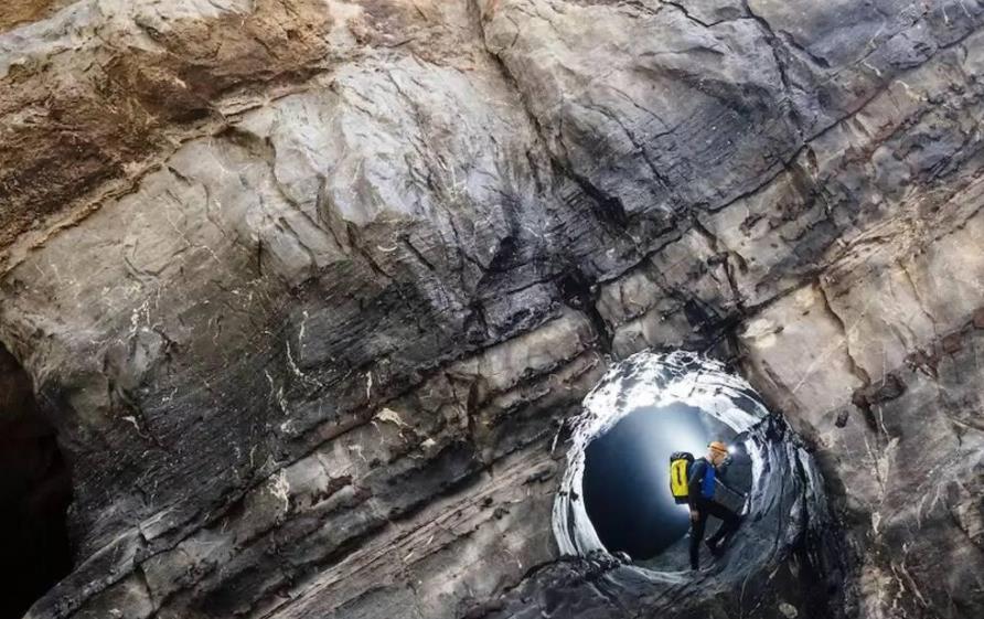 神秘洞穴：专家发现一处神秘洞穴, 洞穴内发现的事情, 至今没有得到合理解释