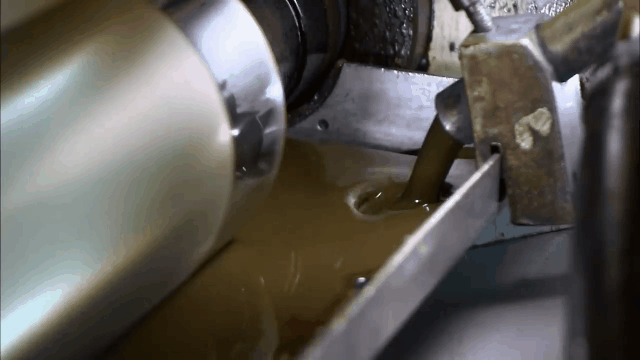 制造原理 砰,小小香槟盖制造如此复杂,为什么要加钢丝笼呢?