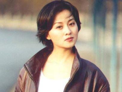 「计春华」2018年，李连杰好友计春华去世，“妻子”彩霞却放话：没见过