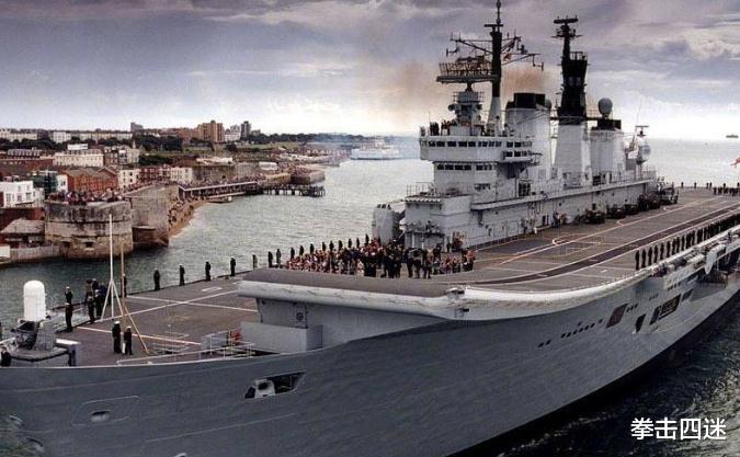 「巡洋舰」一枚中国反舰导弹急速奔向美国巡洋舰，一声巨响后所有人都愣住了