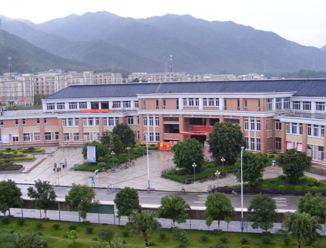 求职|高考500分左右,可选择这四所大学,社会名气大,找工作不发愁