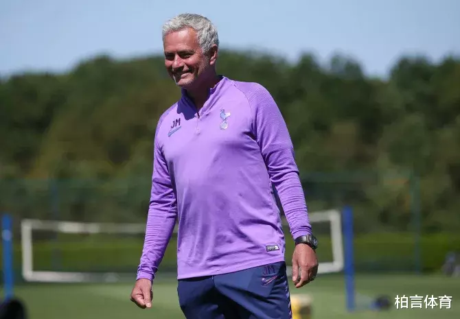 热刺：1800万！落魄热刺逼疯穆里尼奥，阿森纳挑剩下的成他宝贝